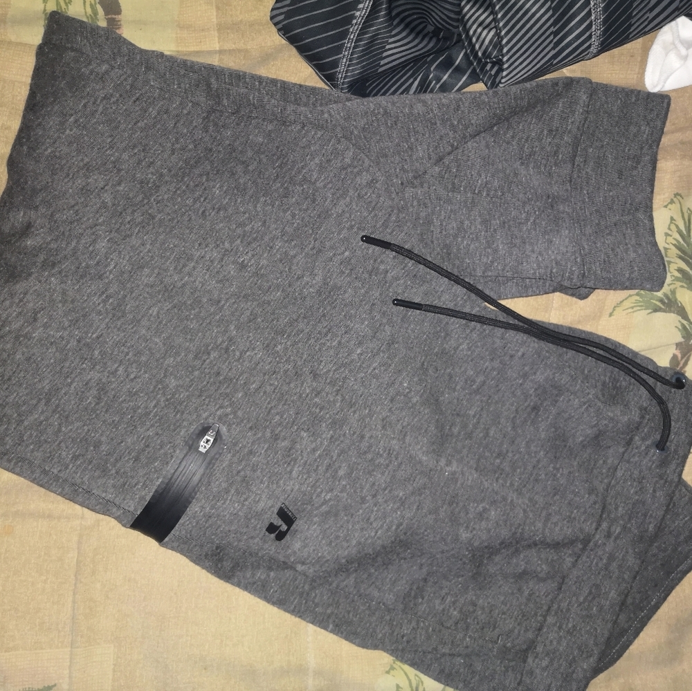 Russel joggers with zip pocket on left thigh